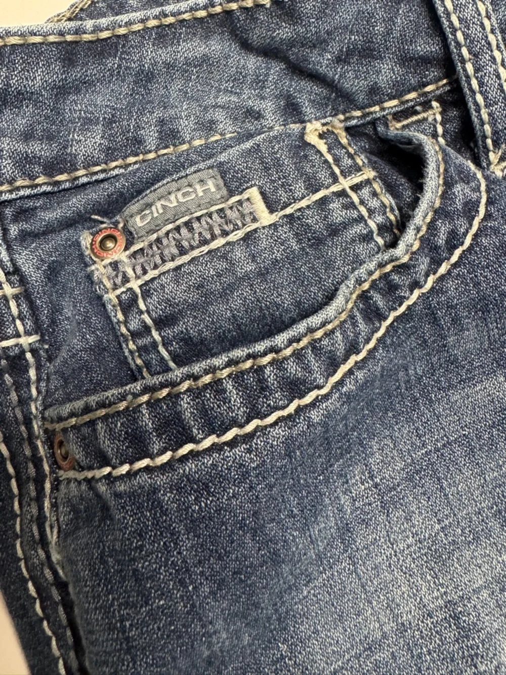 Cinch Women's Bootcut Jeans in Faded Blue - Picture 10 of 16